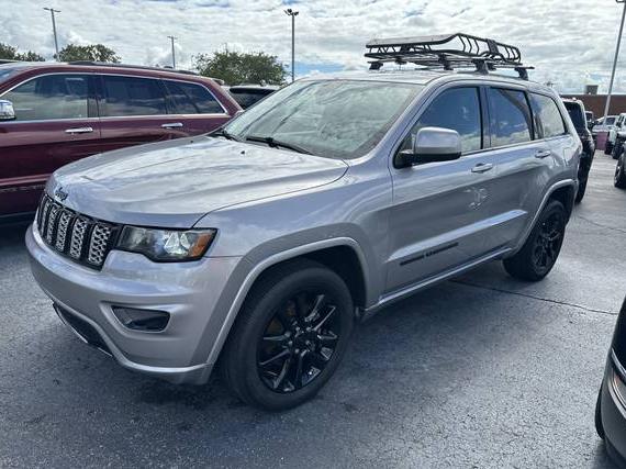 JEEP GRAND CHEROKEE 2018 1C4RJFAG7JC360398 image
